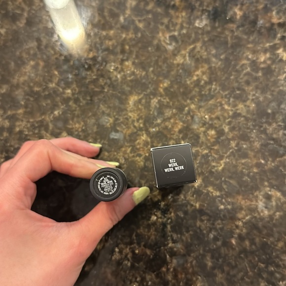 MAC Cosmetics Powder Matte Lipstick in 922 Werk, Werk, Werk .1 oz New Never Used - Picture 2 of 3